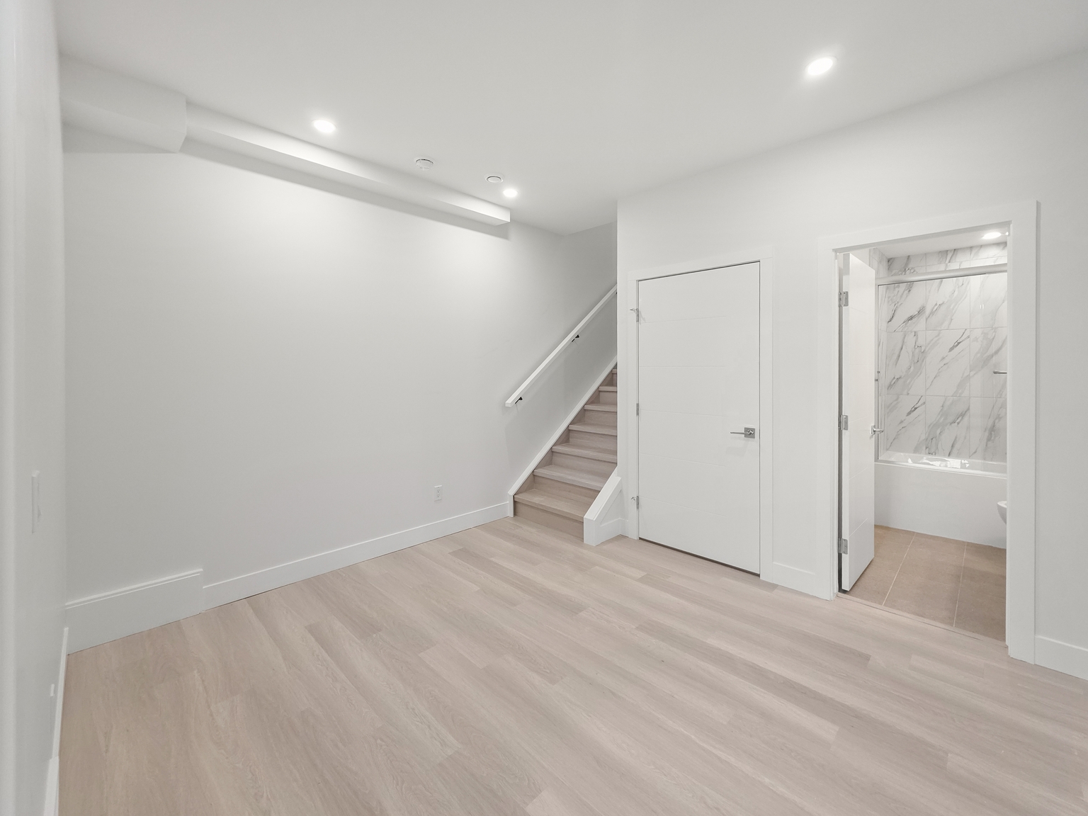 7412 34 Avenue NW, Calgary, AB - Unit 4B - Photo 4
