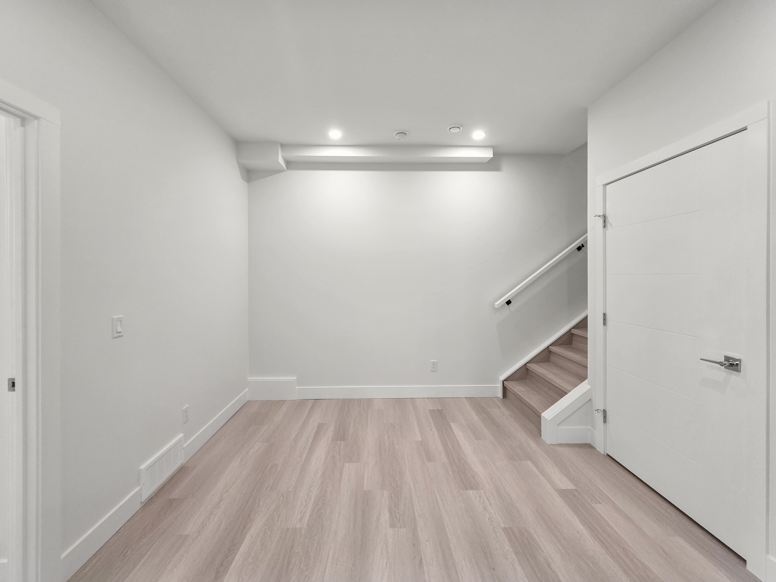 7412 34 Avenue NW, Calgary, AB - Unit 4B - Photo 6
