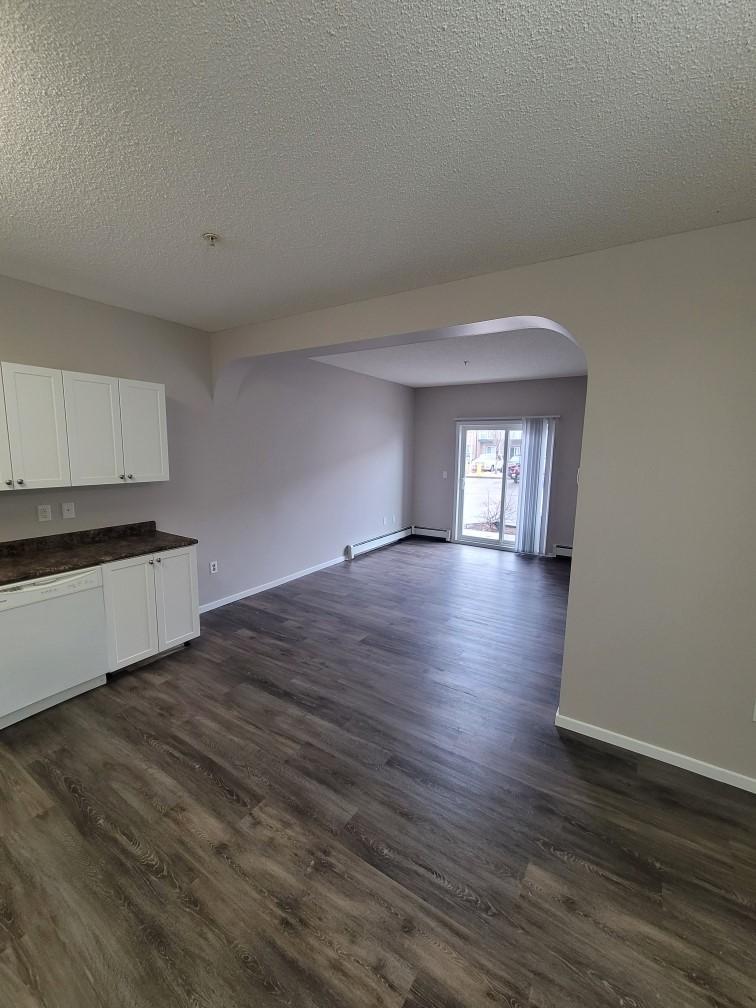 Tamarack Manor  - Photo 30