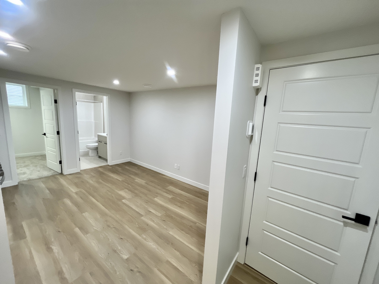 280 Paterson Link SW, Lower - Photo 30