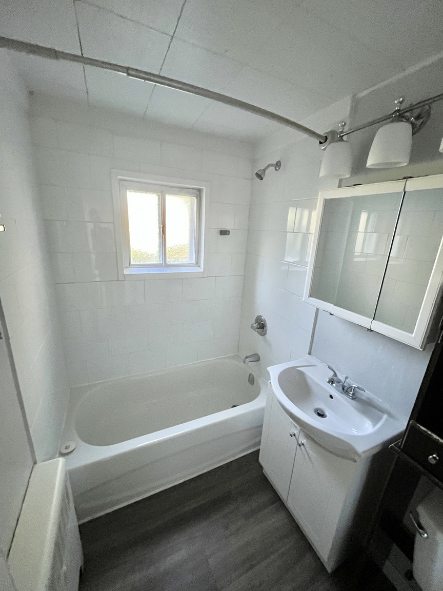 11235-117 Street NW - Photo 8