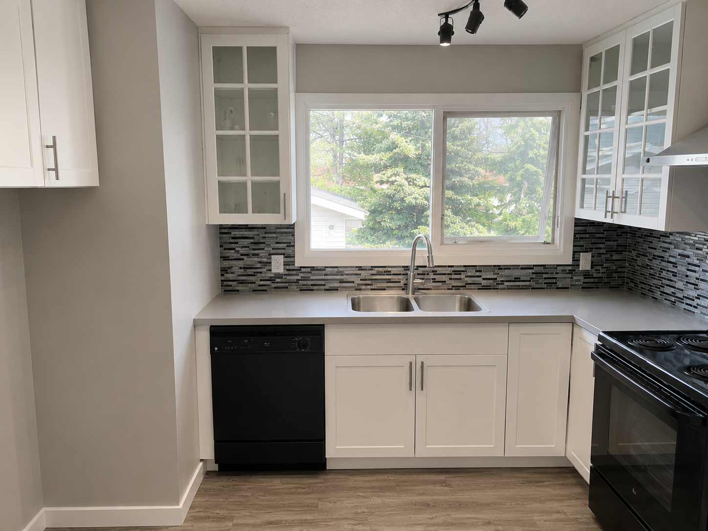 5119-55 Avenue, Upper - Photo 6