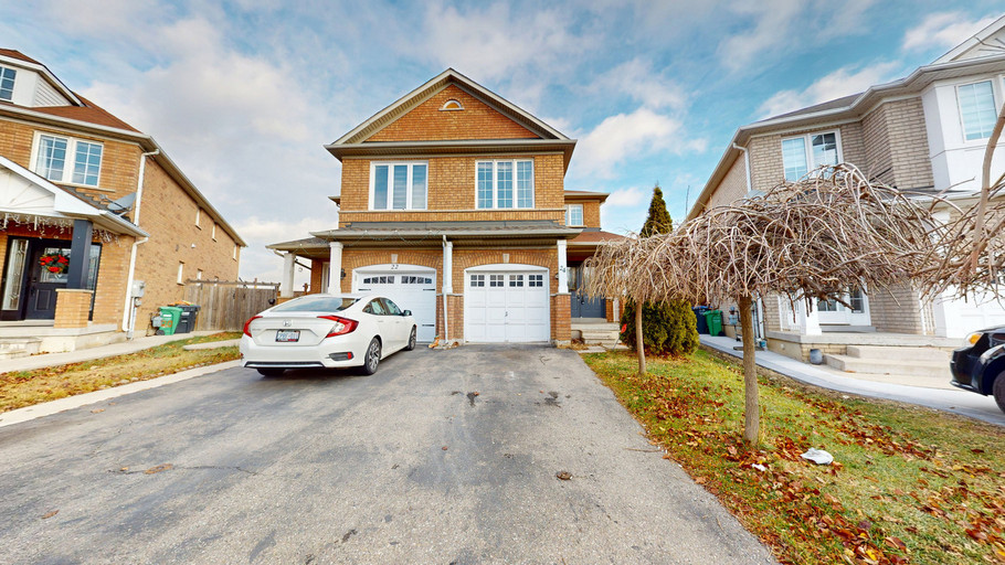 24 Red Plant Crescent, Brampton, ON L7A 2J8