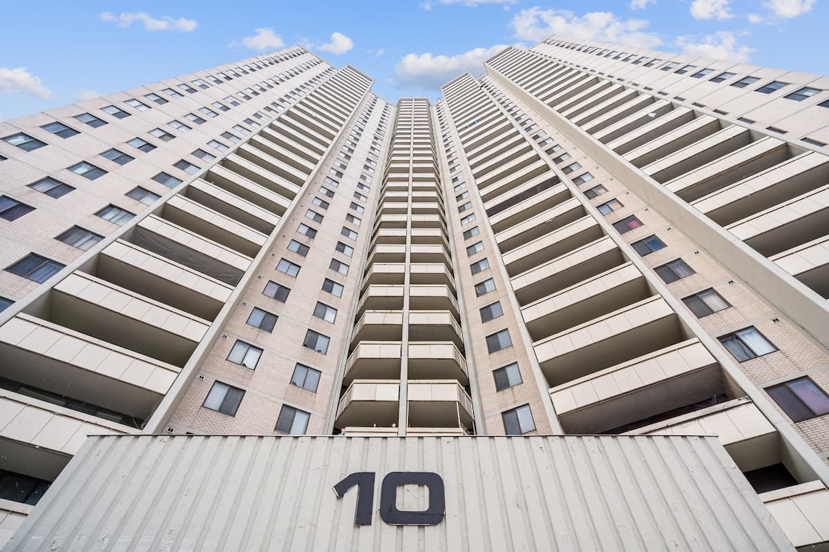 San Romanoway Apartments - Photo 4