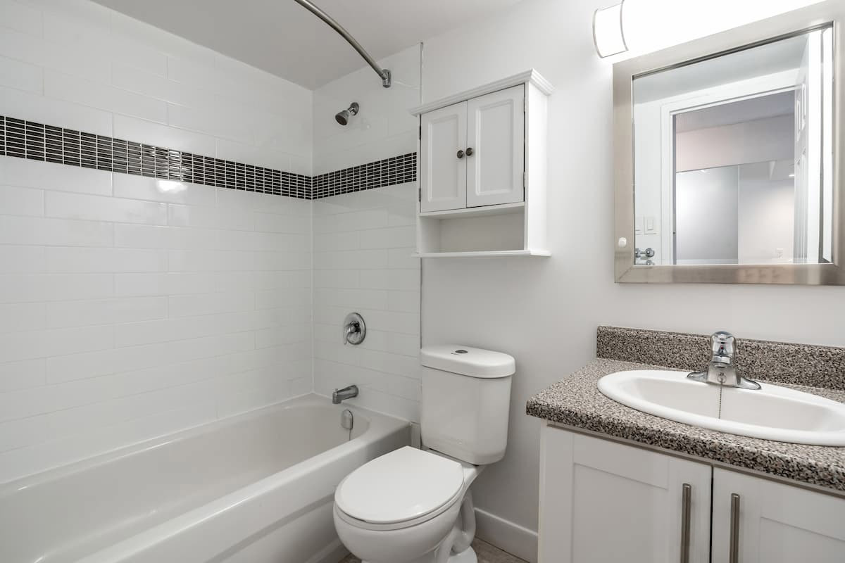 Huntley Apartments - Photo 16