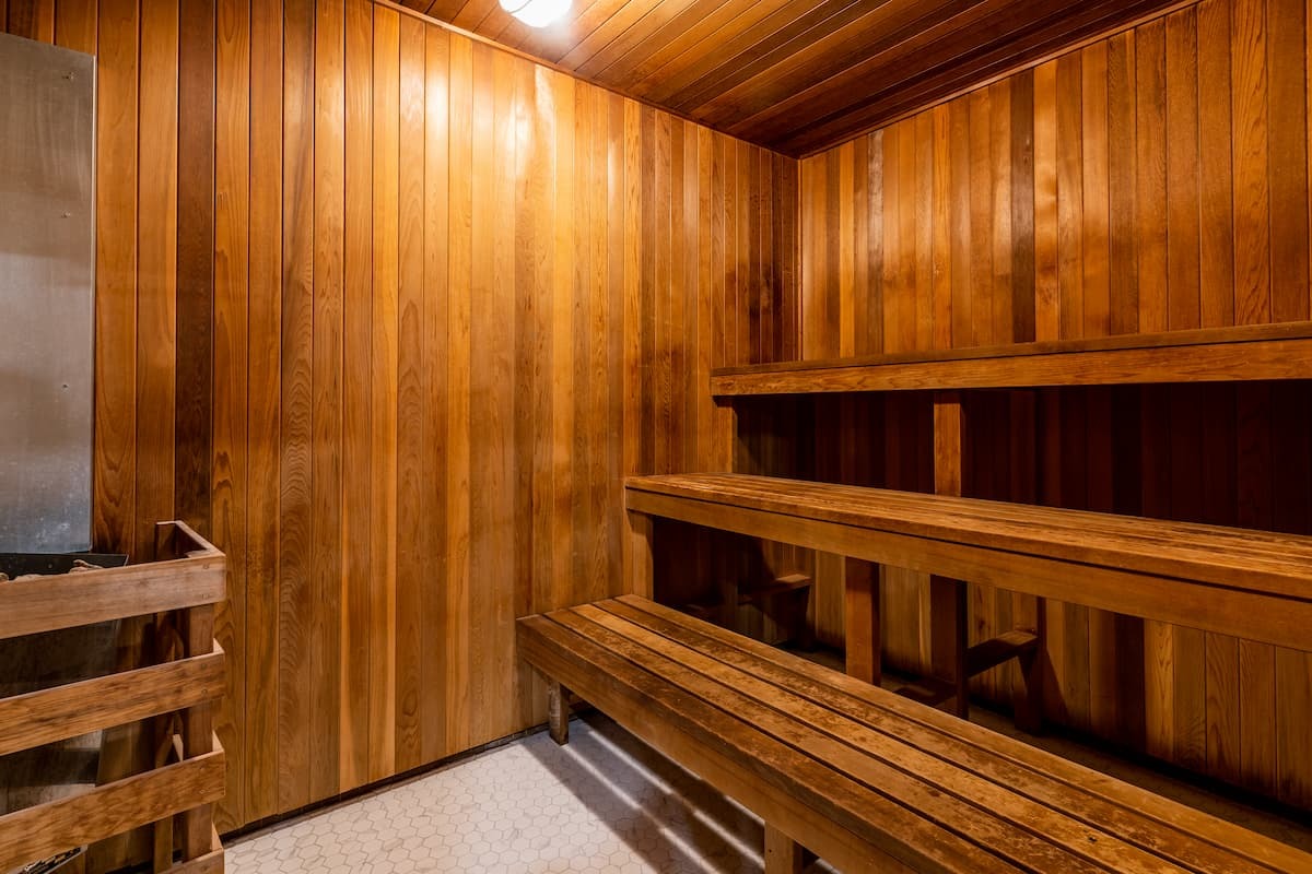 Huntley Apartments - Photo 12