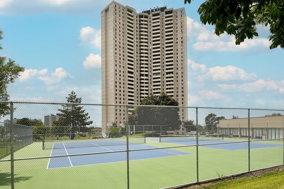 San Romanoway Apartments - Photo 8