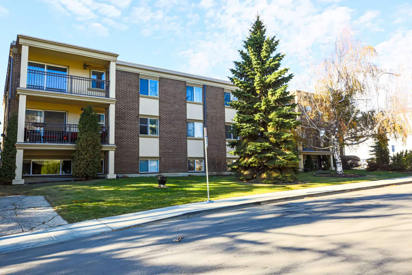 Groat Estate Apartments - Photo 7