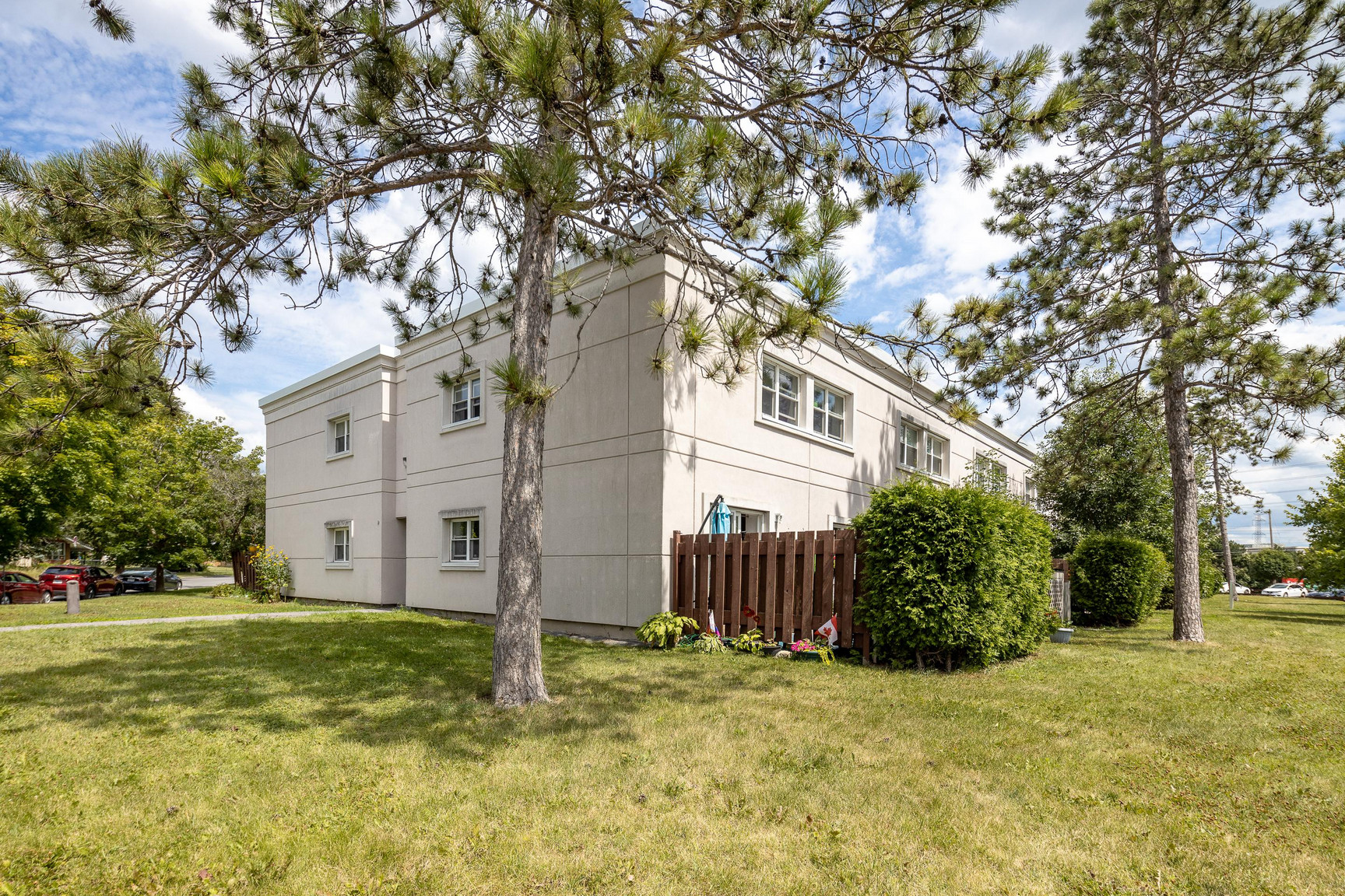 Regency Court Apartments - Photo 18
