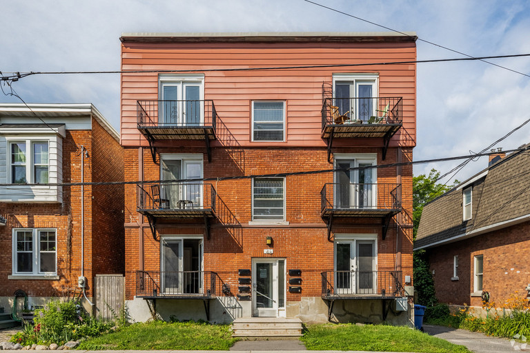 Carlyle Apartments