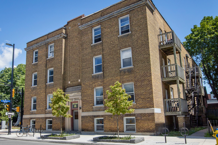 Royal Court Apartments