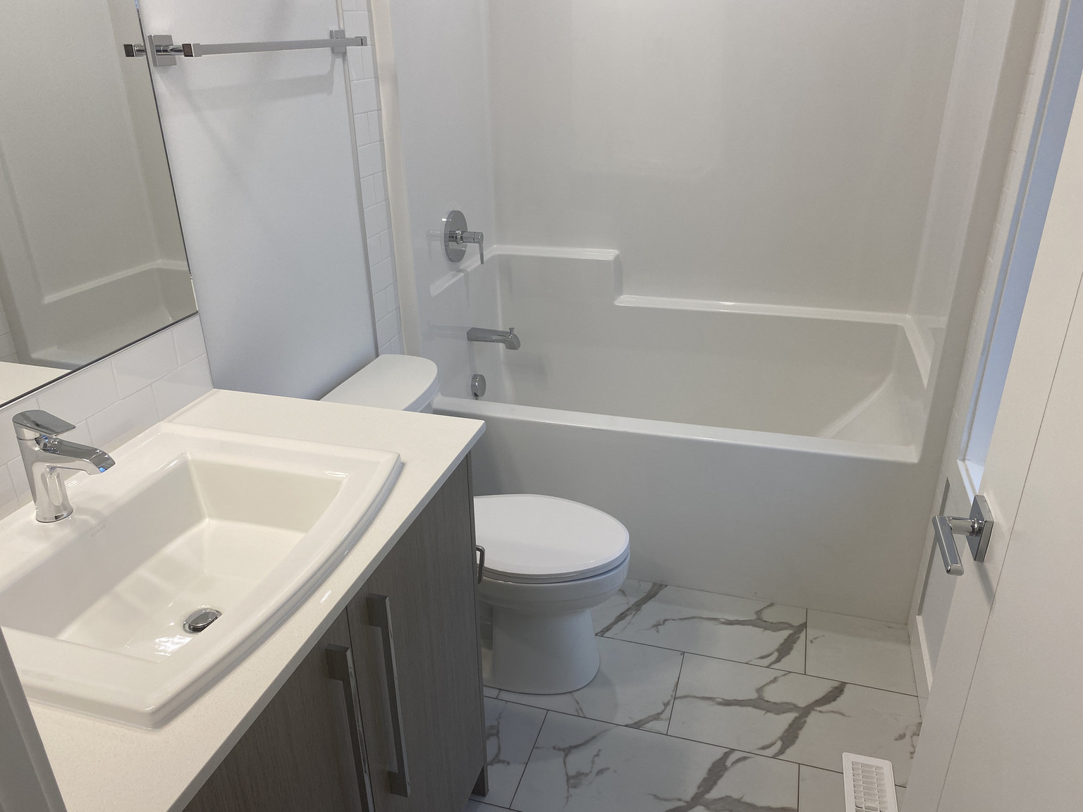 4 Bedroom 2.5 Bathroom Townhouse in Chestermere - SF243 - Photo 69