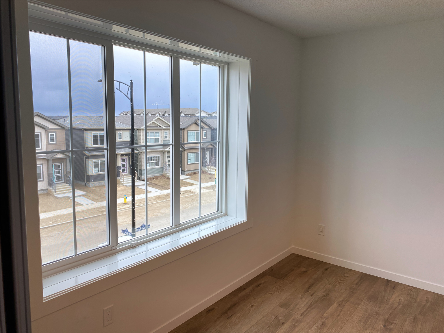 2 Bedroom + Den 2.5 Bathroom Townhouse in Rosethal - SF294 - Photo 19