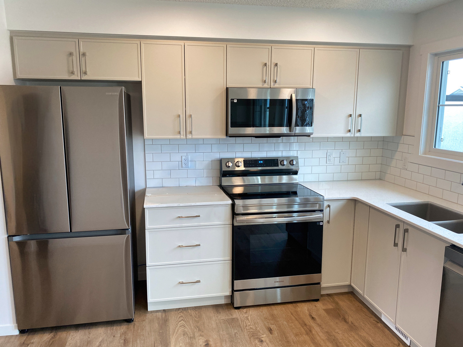 2 Bedroom + Den 2.5 Bathroom Townhouse in Rosethal - SF294 - Photo 8