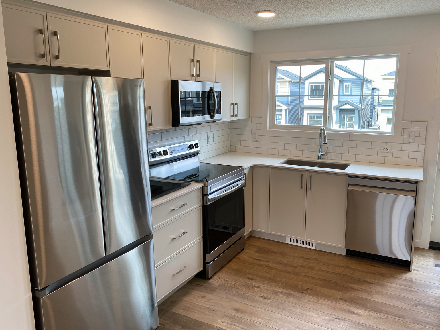2 Bedroom + Den 2.5 Bathroom Townhouse in Rosethal - SF294 - Photo 31