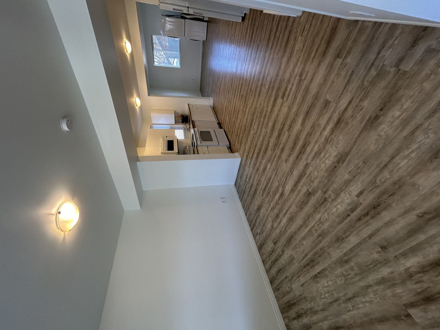 SF214 | 1 Month Free – Spacious 4 Bedroom Main Floor Home – Northwest Edmonton - Photo 5