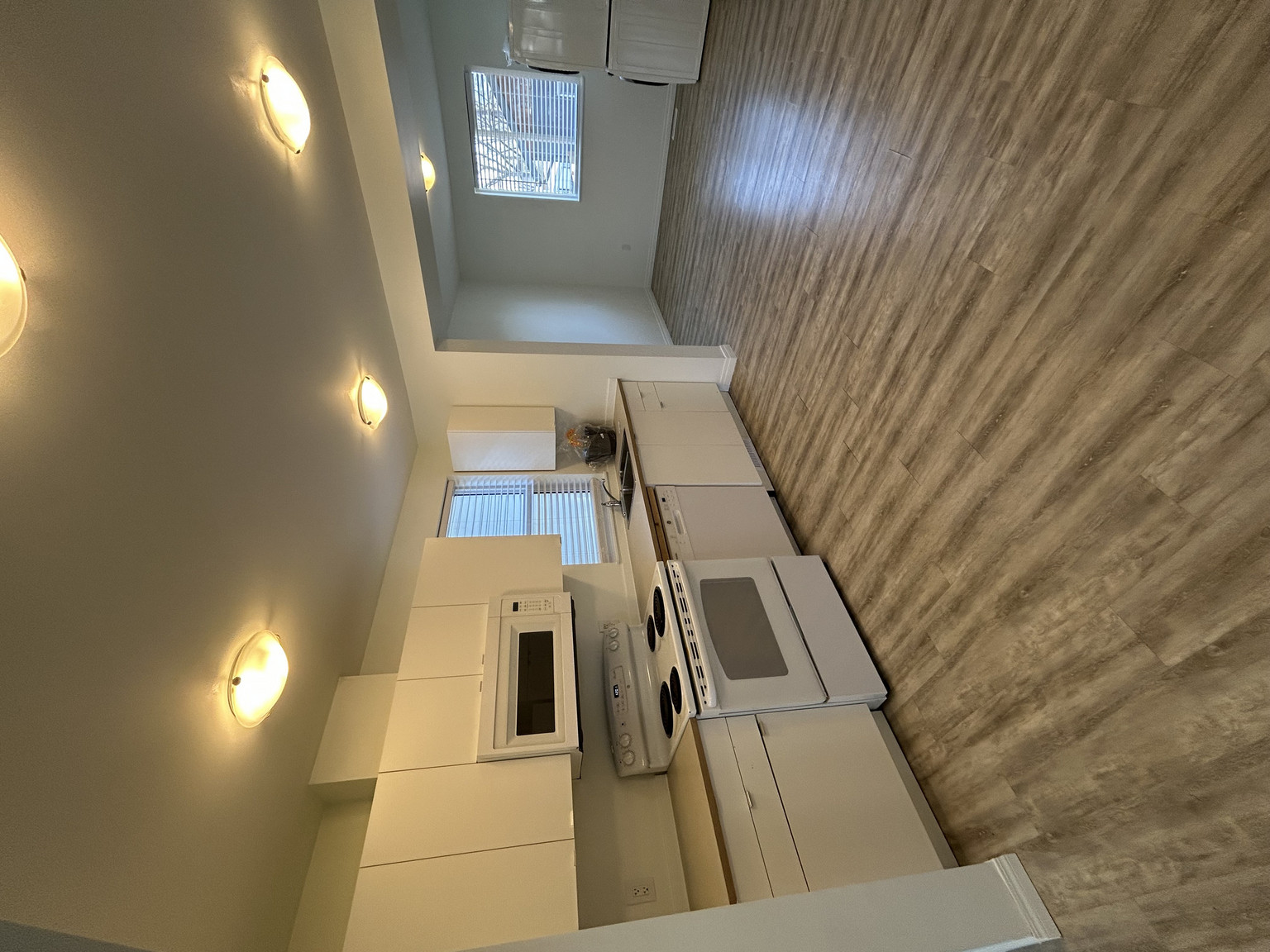 SF214 | 1 Month Free – Spacious 4 Bedroom Main Floor Home – Northwest Edmonton - Photo 8