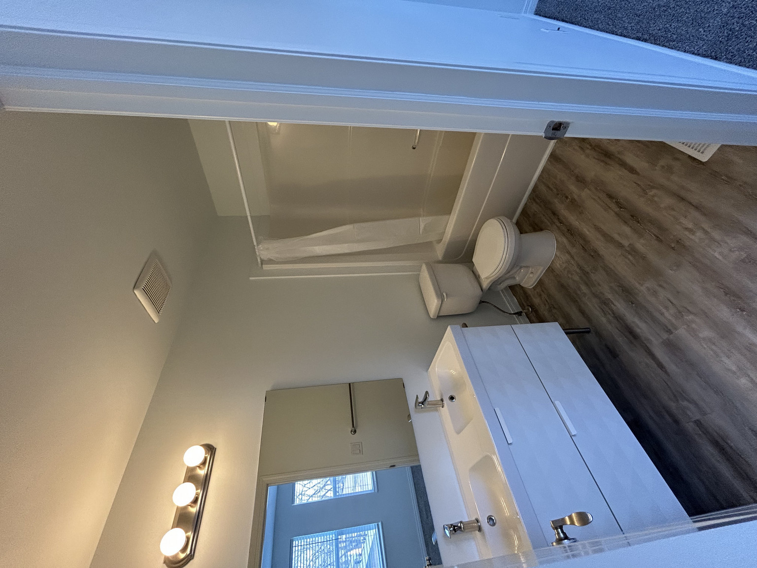 SF214 | 1 Month Free – Spacious 4 Bedroom Main Floor Home – Northwest Edmonton - Photo 19