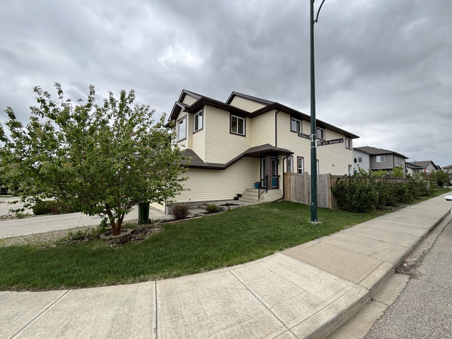  SF341 - 3 Bedroom, 2.5 Bathroom Main Floor Home | 11721 16A Ave SW  - Photo 3