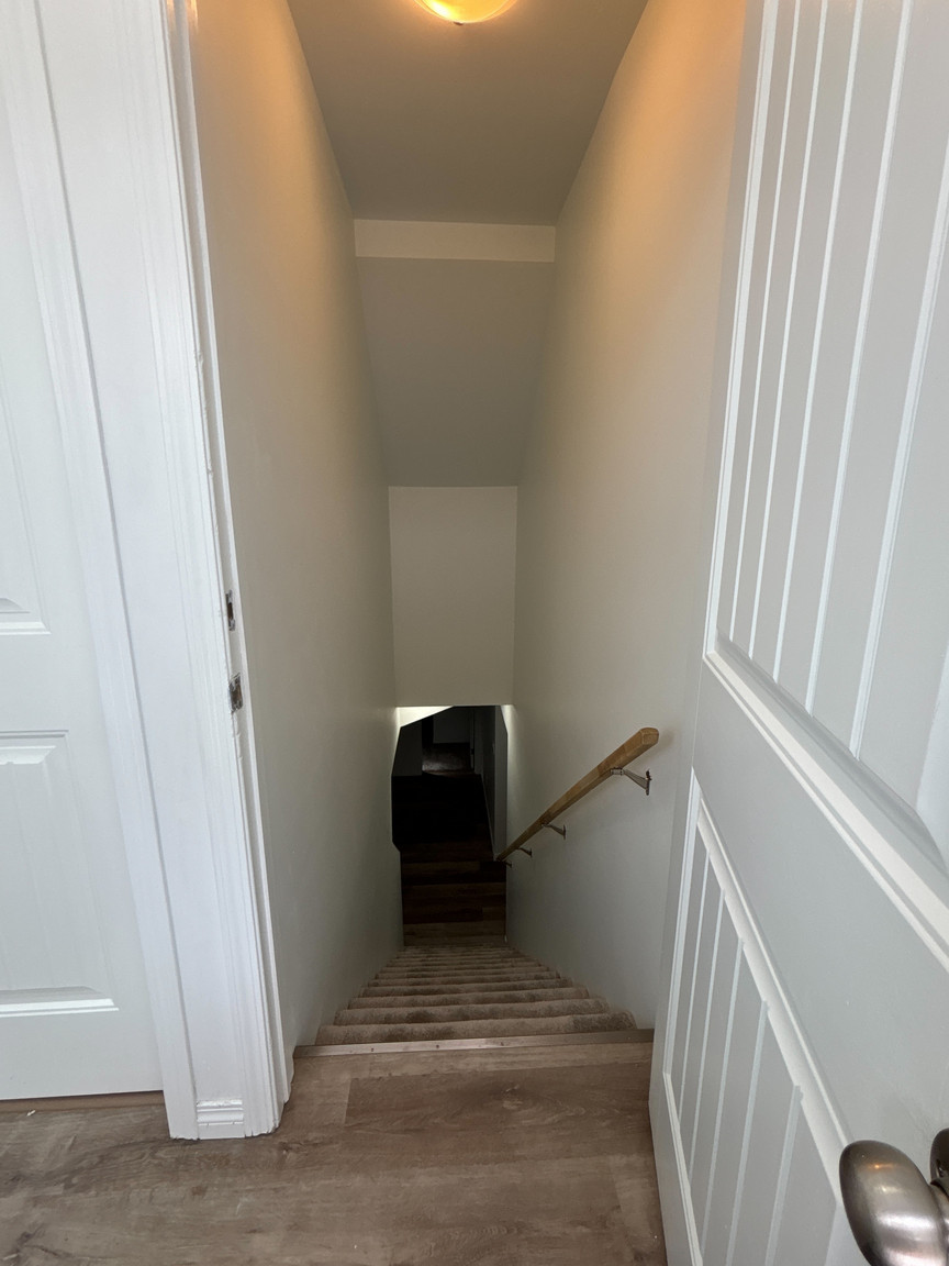 SF225 – Elmwood Park Duplex for Rent | 3-Bed Basement | 12521 77 St NW Edmonton | 1 Month Free - Photo 12