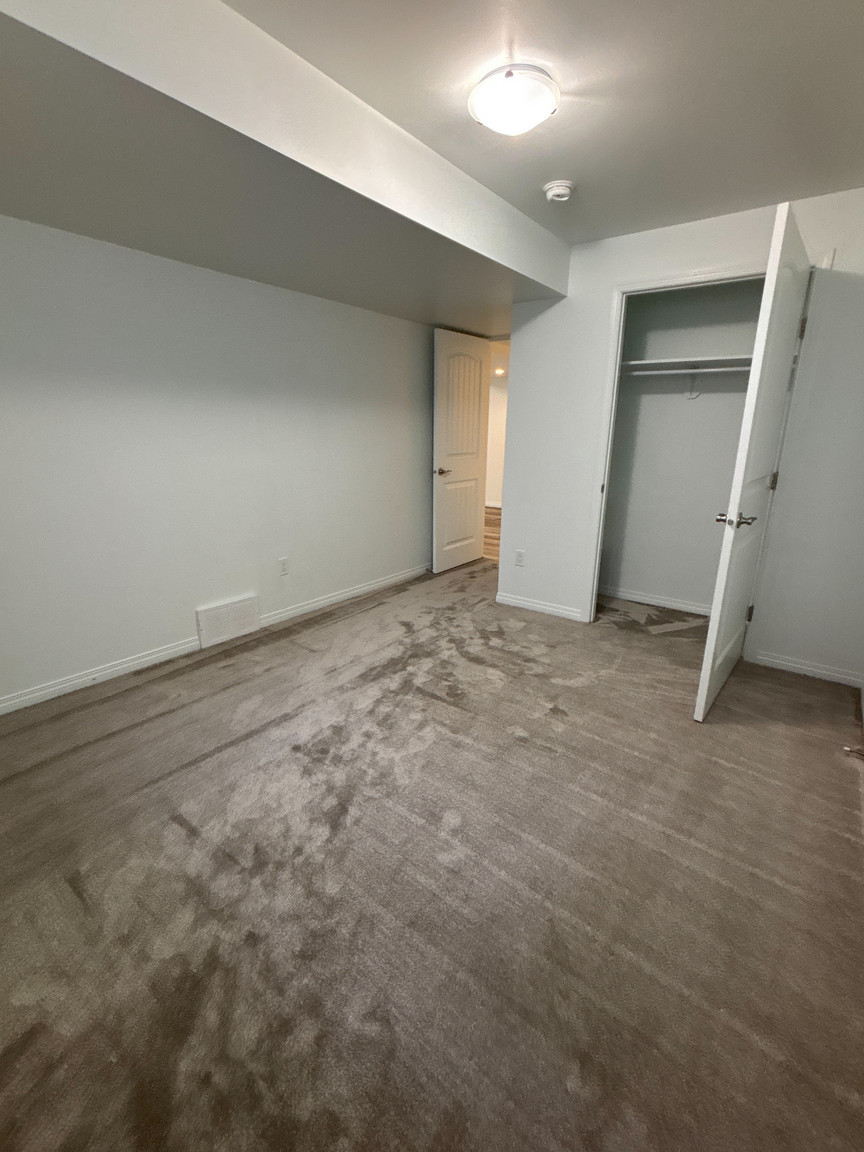 SF225 – Elmwood Park Duplex for Rent | 3-Bed Basement | 12521 77 St NW Edmonton | 1 Month Free - Photo 22
