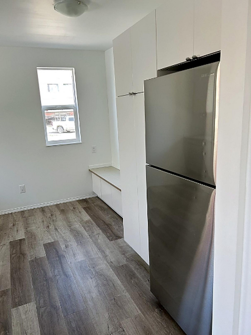 SF236 | 1 MONTH FREE | Spacious 3 Bedroom Basement Suite – Highlands - Photo 3