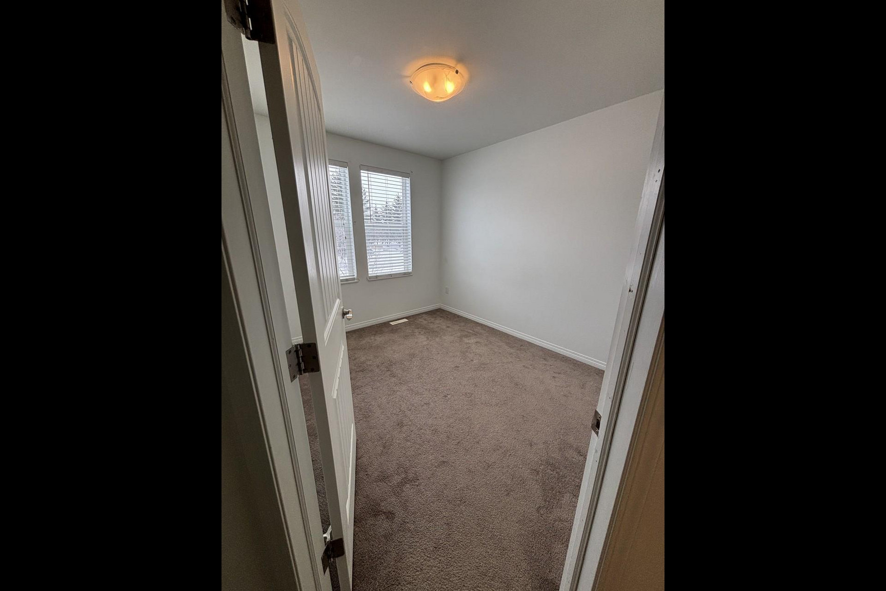 SF203 – Westwood Duplex for Rent | 4-Bed Main Floor 10509 122 Ave 12148 105 St NW | 1 Month Free - Photo 29