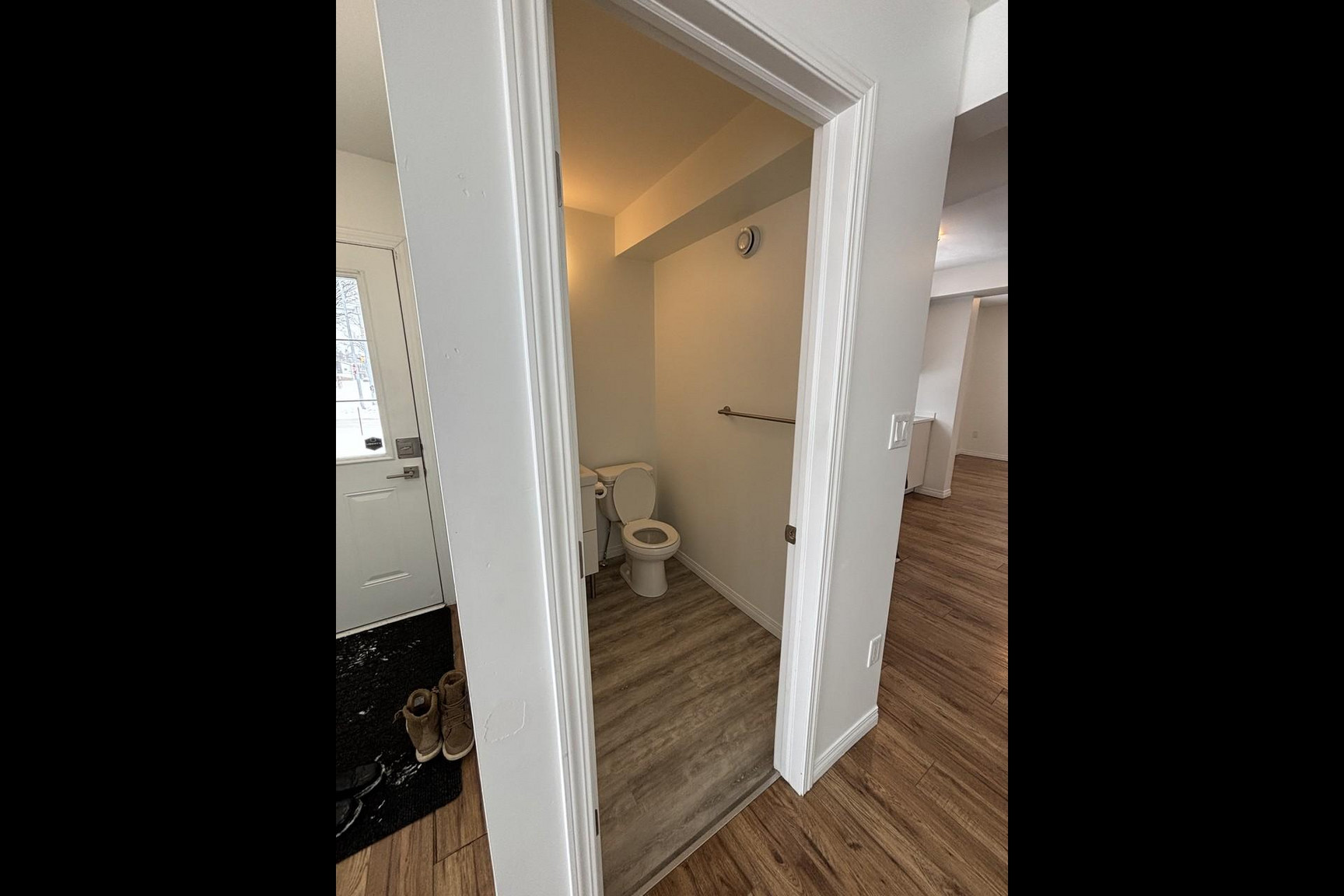 SF203 – Westwood Duplex for Rent | 4-Bed Main Floor 10509 122 Ave 12148 105 St NW | 1 Month Free - Photo 33
