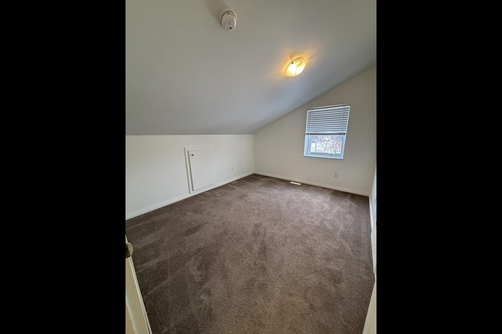 SF203 – Westwood Duplex for Rent | 4-Bed Main Floor 10509 122 Ave 12148 105 St NW | 1 Month Free - Photo 37