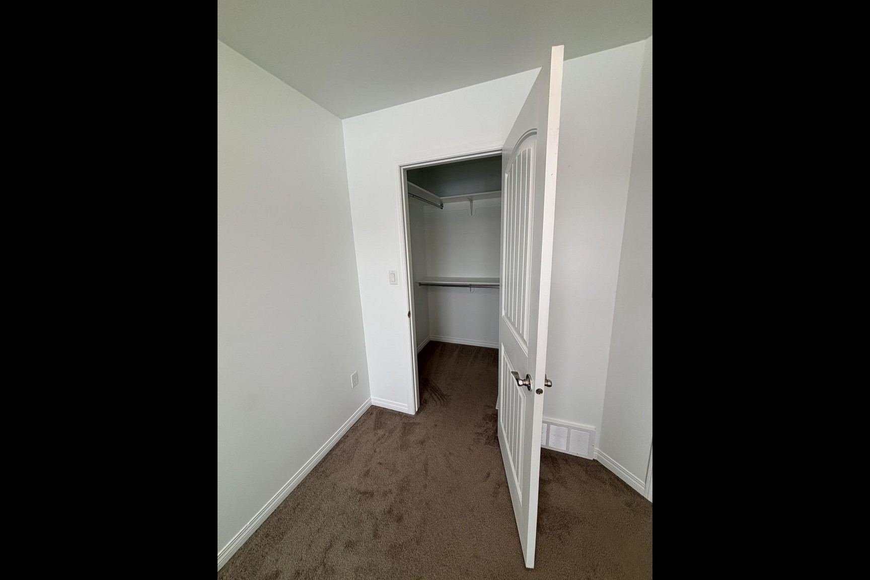 SF203 – Westwood Duplex for Rent | 4-Bed Main Floor 10509 122 Ave 12148 105 St NW | 1 Month Free - Photo 43