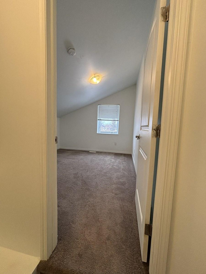 SF203 – Westwood Duplex for Rent | 4-Bed Main Floor 10509 122 Ave 12148 105 St NW | 1 Month Free - Photo 51