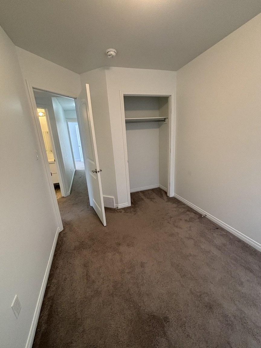 SF203 – Westwood Duplex for Rent | 4-Bed Main Floor 10509 122 Ave 12148 105 St NW | 1 Month Free - Photo 59