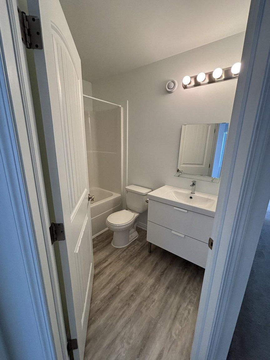 SF203 – Westwood Duplex for Rent | 4-Bed Main Floor 10509 122 Ave 12148 105 St NW | 1 Month Free - Photo 55