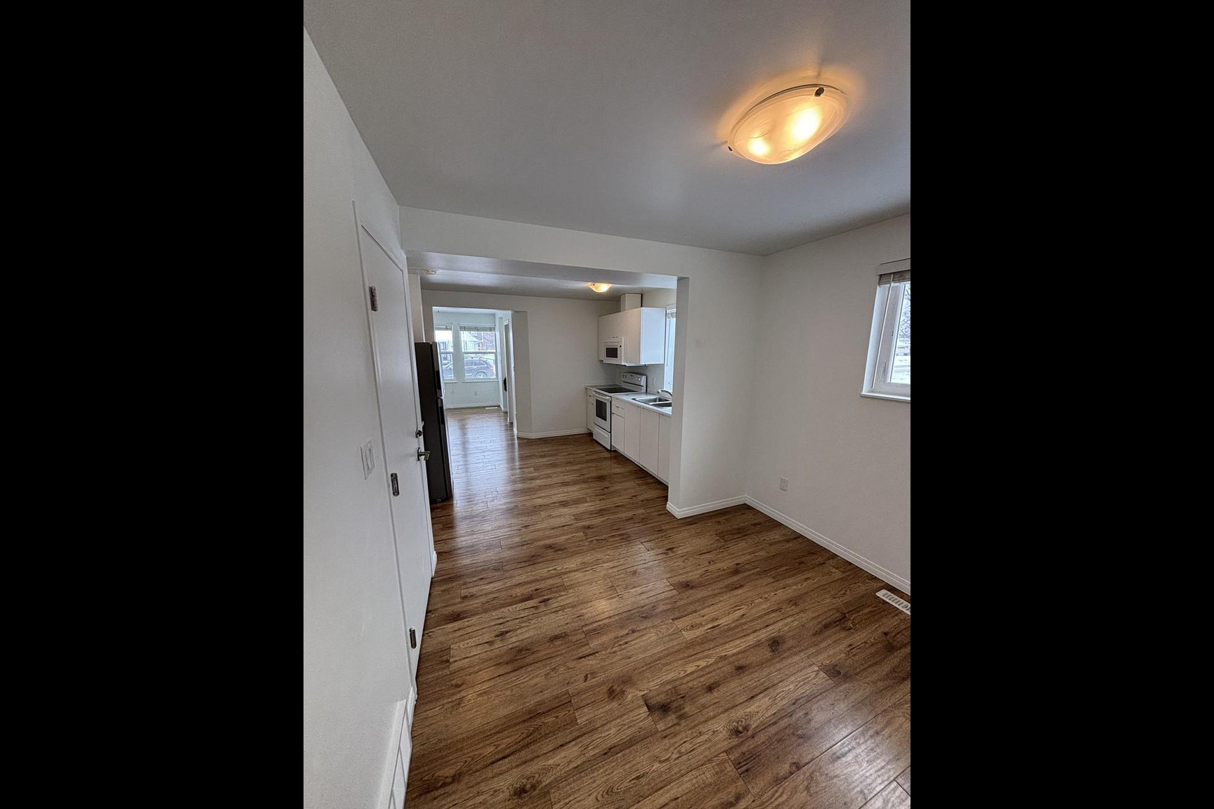 SF203 – Westwood Duplex for Rent | 4-Bed Main Floor 10509 122 Ave 12148 105 St NW | 1 Month Free - Photo 21