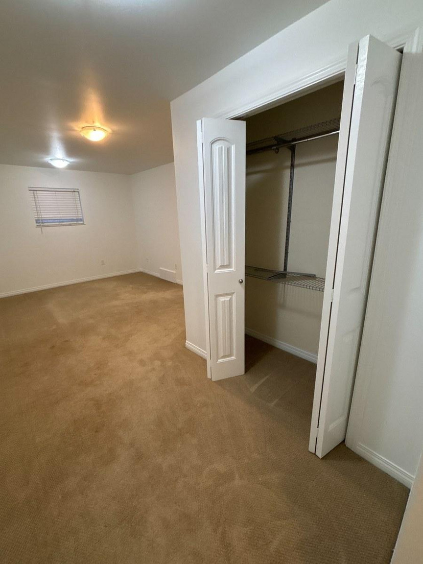 Modern 2 Bedroom, 1 Bathroom Basement Suite in NW Edmonton | SF209 - Photo 32