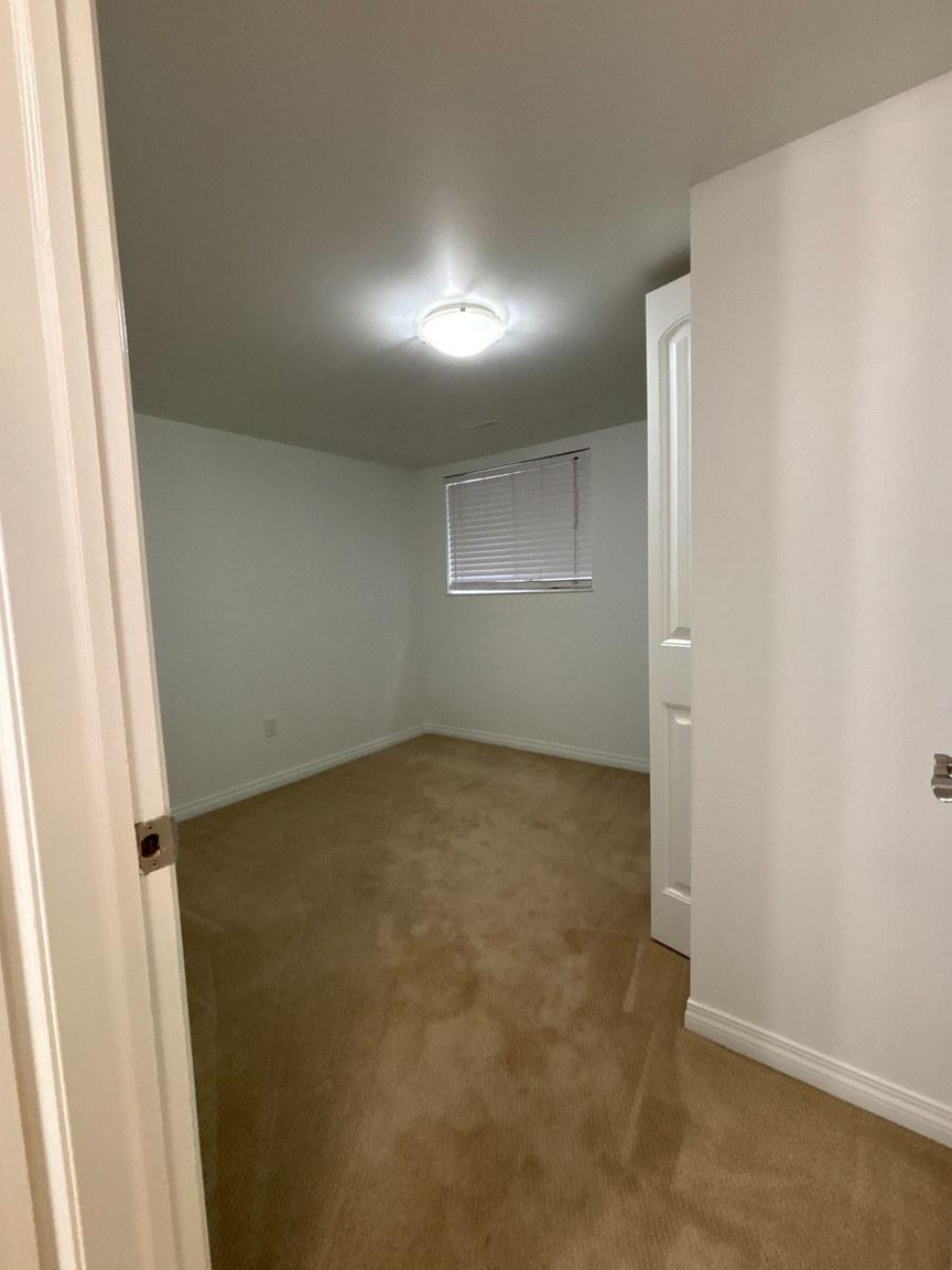 Modern 2 Bedroom, 1 Bathroom Basement Suite in NW Edmonton | SF209 - Photo 24
