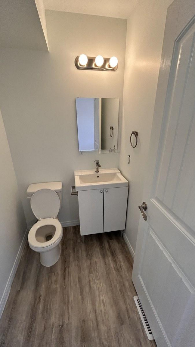 SF214 | 1 Month Free – Spacious 4 Bedroom Main Floor Home – Northwest Edmonton - Photo 27