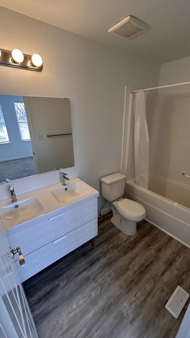 SF214 | 1 Month Free – Spacious 4 Bedroom Main Floor Home – Northwest Edmonton - Photo 29