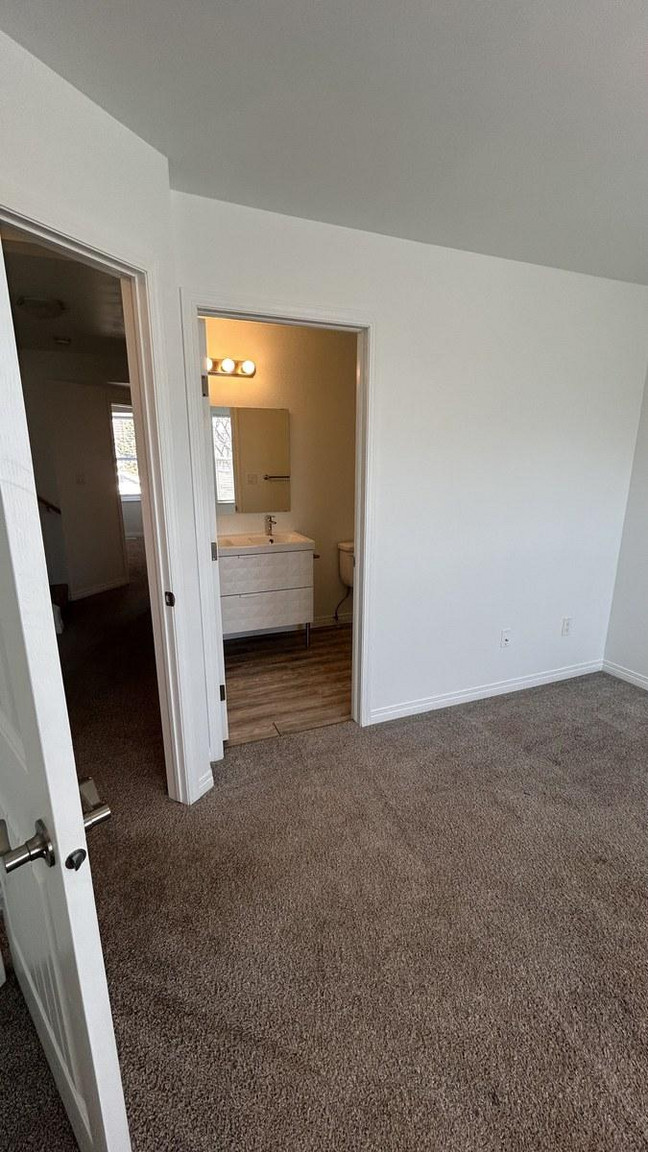 SF214 | 1 Month Free – Spacious 4 Bedroom Main Floor Home – Northwest Edmonton - Photo 37