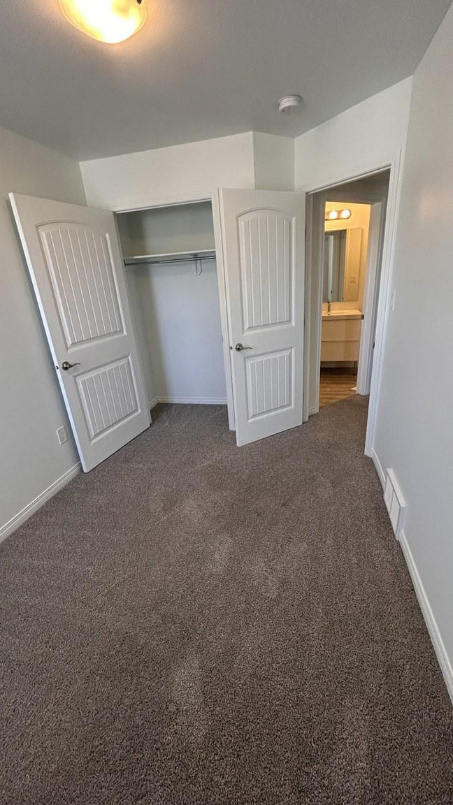 SF214 | 1 Month Free – Spacious 4 Bedroom Main Floor Home – Northwest Edmonton - Photo 41