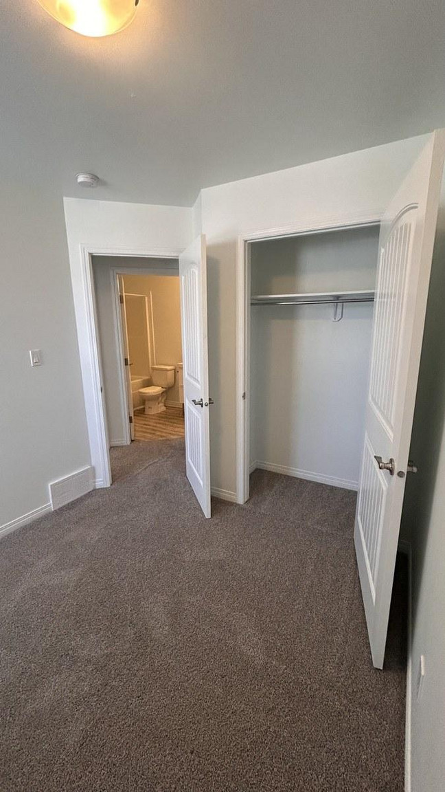 SF214 | 1 Month Free – Spacious 4 Bedroom Main Floor Home – Northwest Edmonton - Photo 45