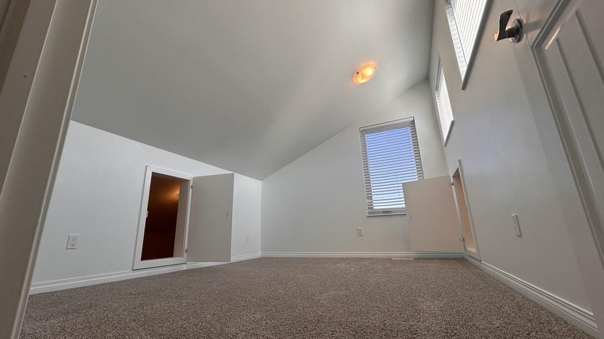 SF214 | 1 Month Free – Spacious 4 Bedroom Main Floor Home – Northwest Edmonton - Photo 47