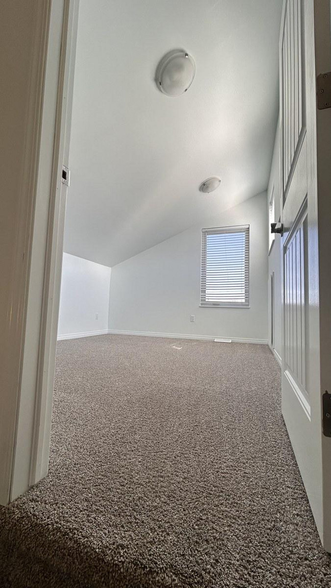 SF214 | 1 Month Free – Spacious 4 Bedroom Main Floor Home – Northwest Edmonton - Photo 59