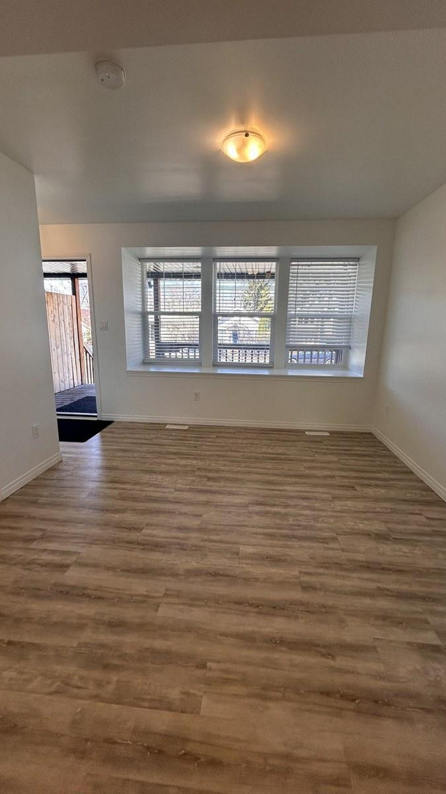 SF214 | 1 Month Free – Spacious 4 Bedroom Main Floor Home – Northwest Edmonton - Photo 61