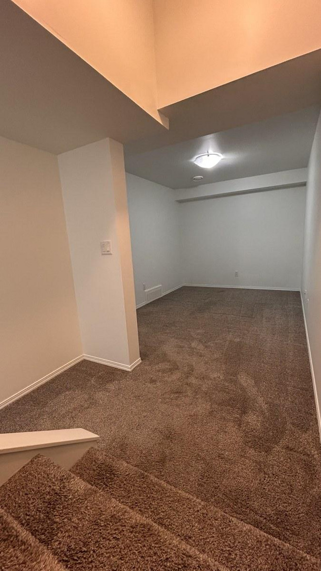SF231 – Newton Duplex for Rent | 3-Bed Basement Suite + Garage | 11354 53 St NW Edmonton | 1 Mont... - Photo 16