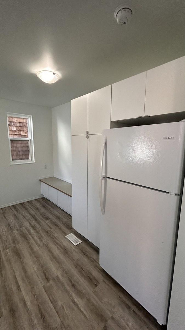SF231 – Newton Duplex for Rent | 3-Bed Basement Suite + Garage | 11354 53 St NW Edmonton | 1 Mont... - Photo 10