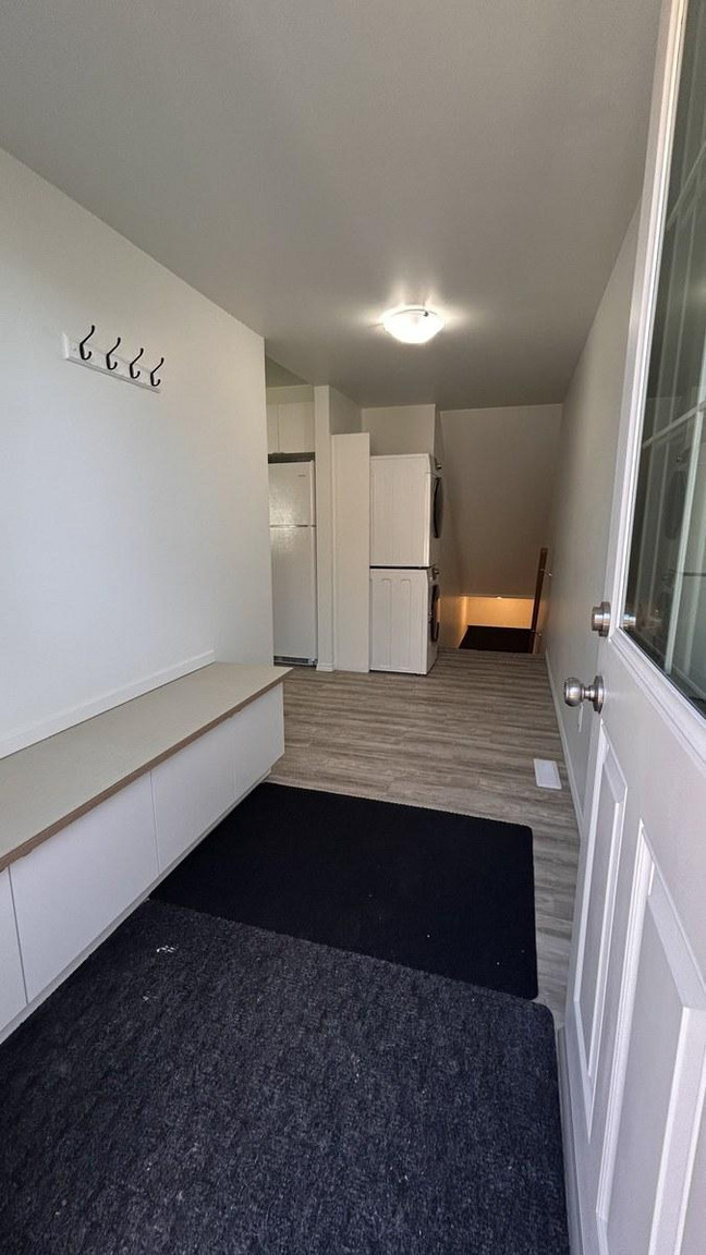 SF231 – Newton Duplex for Rent | 3-Bed Basement Suite + Garage | 11354 53 St NW Edmonton | 1 Mont... - Photo 6