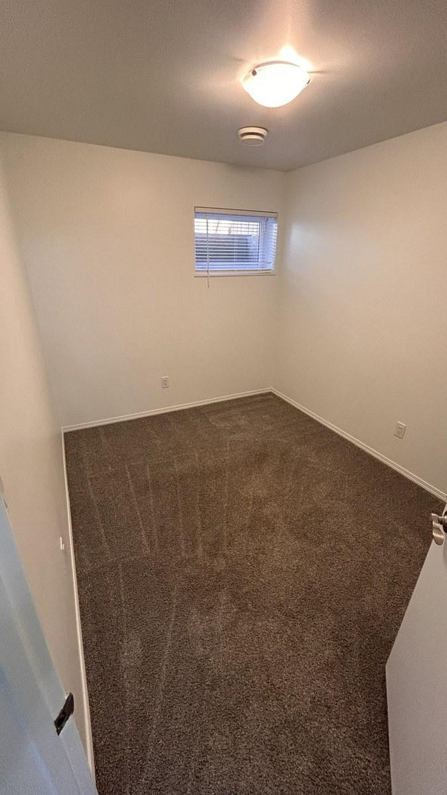 SF231 – Newton Duplex for Rent | 3-Bed Basement Suite + Garage | 11354 53 St NW Edmonton | 1 Mont... - Photo 26