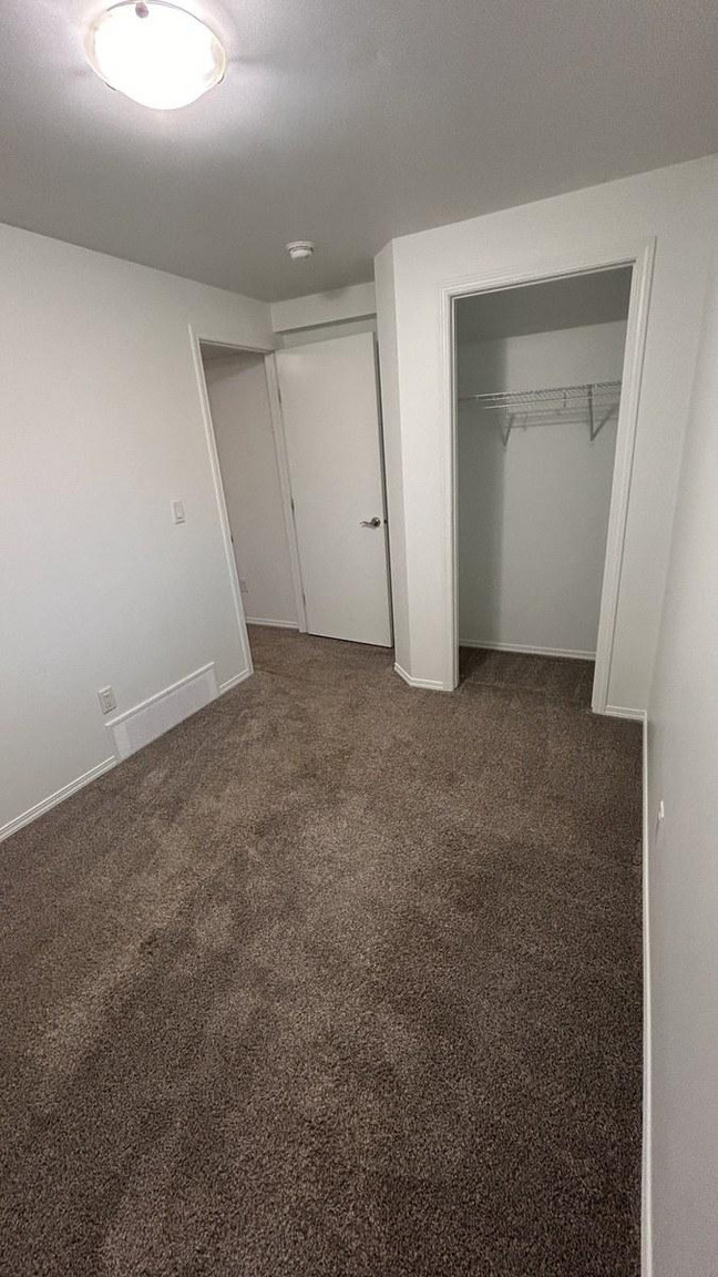 SF231 – Newton Duplex for Rent | 3-Bed Basement Suite + Garage | 11354 53 St NW Edmonton | 1 Mont... - Photo 28