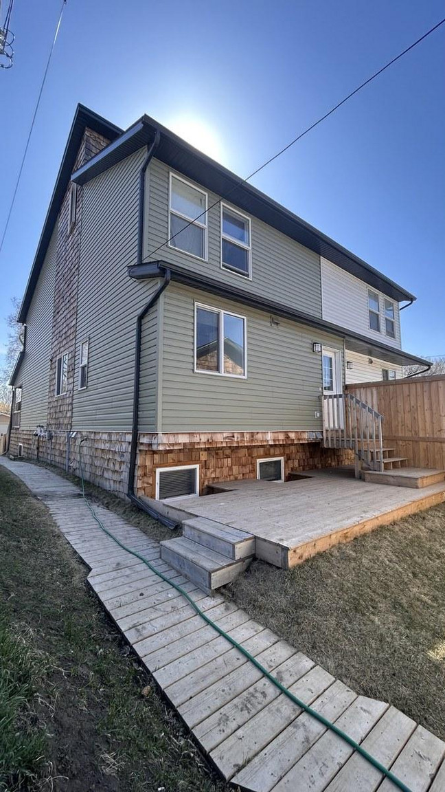SF234 – Newton Duplex for Rent | Two 3-Bed Basement Suites | 12208/12210 57 St NW Edmonton | 1 Mo...